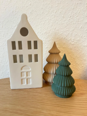 Modern Christmas Tree Decor